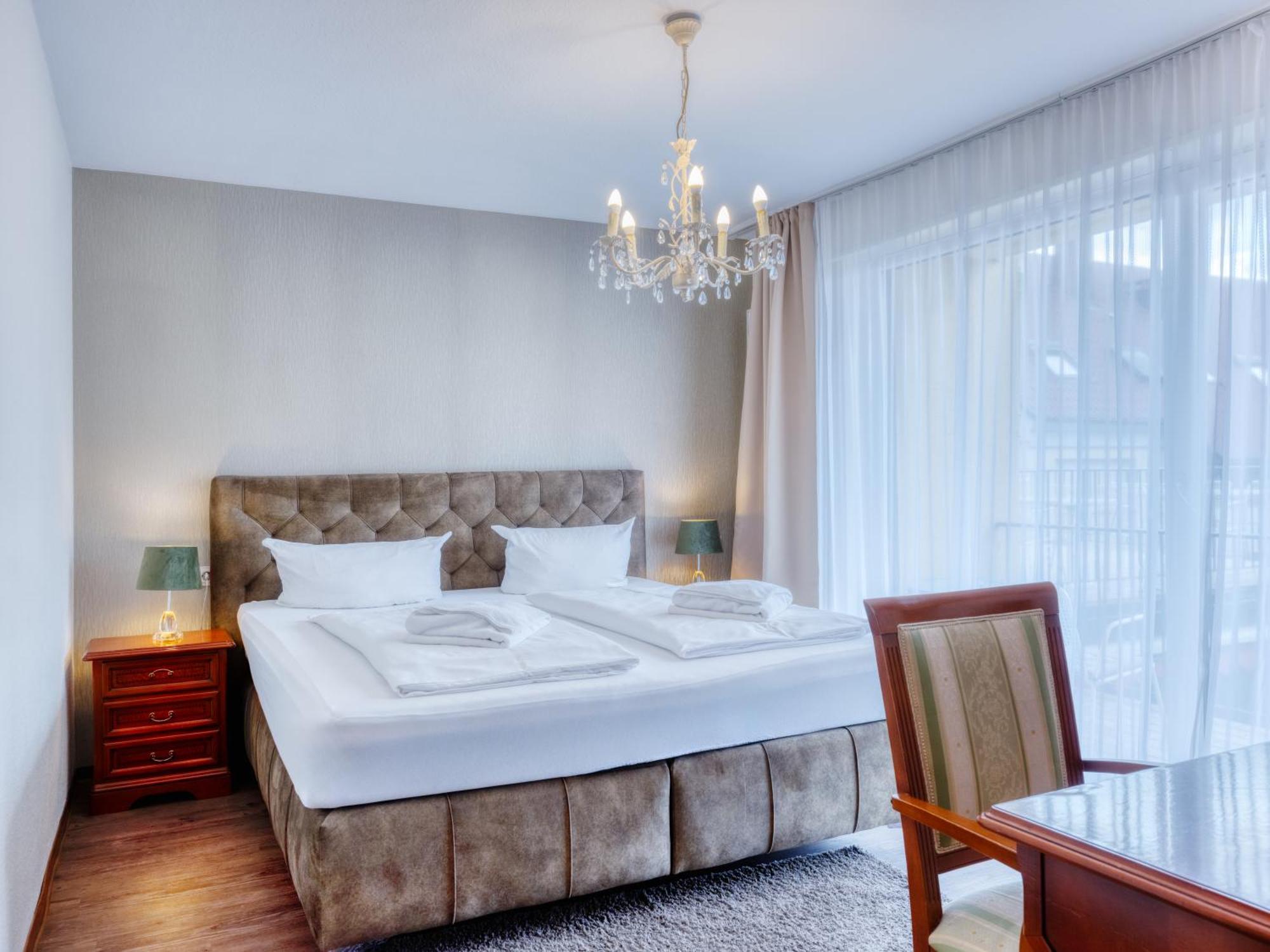 Hotel-Restaurant Central Am Koenigshof 비엔하임 외부 사진